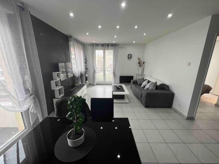 Tres Bel Appartement Entre Paris Et Disneyland Lognes Buitenkant foto